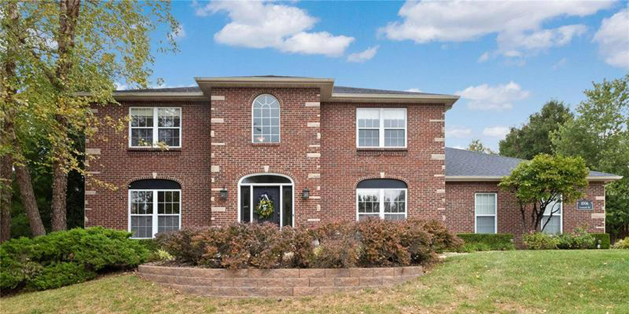 View Karen Sheesley's REMAX listing for 636 Wild Horse Creek Dr., Fairview Heights, IL 62208