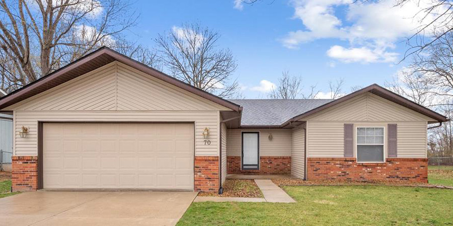 View Karen Sheesley's REMAX listing for 636 Wild Horse Creek Dr., Fairview Heights, IL 62208